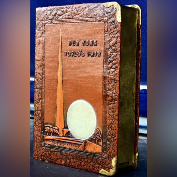 Vintage 1920s Antique Zell Brown Bronze NEW YORK World’s Fair Book Coin Bank - Picture 2 of 6